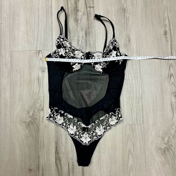Victoria’s Secret teddy black mesh cream embroidery underwire sz36C NWOT vintage - Picture 5 of 15